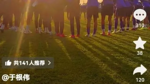 利物浦意外滑落至英超第12，曼联虽输仍保第10，荣耀不减！